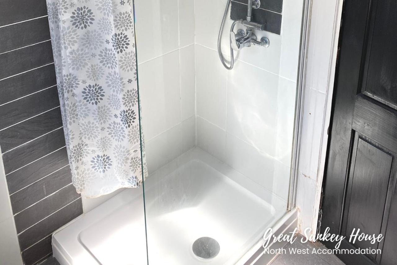 Great Sankey Serviced Accommodation Warrington Exteriér fotografie